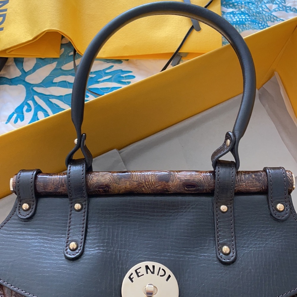 🌺🌸 FENDI Pristine Bag 🌸🌺 - Picture 3 of 15